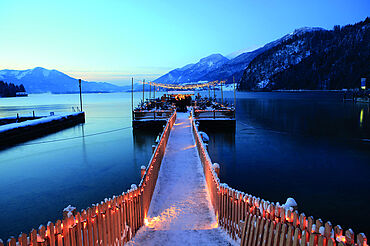 Schwimmender Advendstand in Strobl, (c) WTG Schwimmender Advendstand in Strobl, (c) WTG